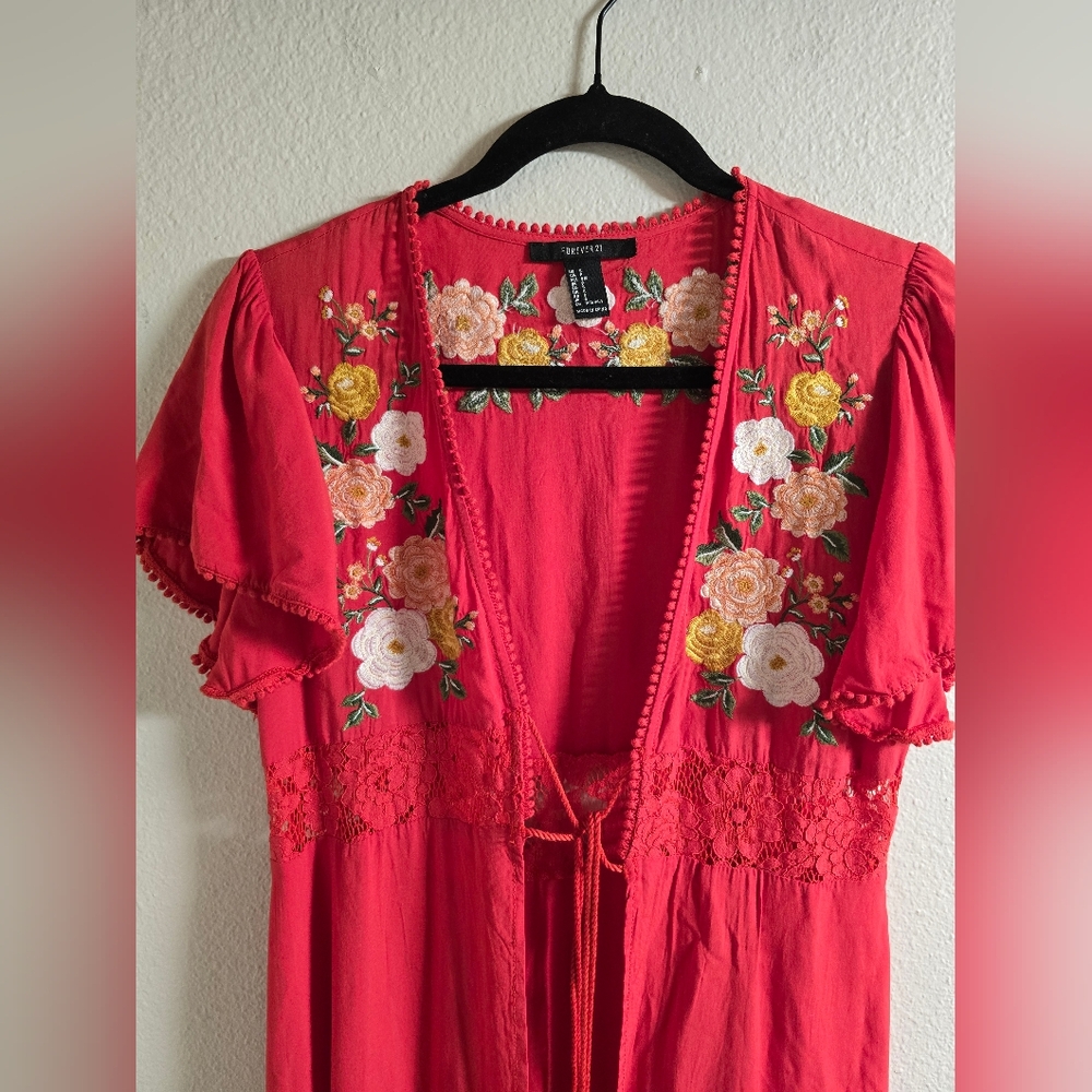 Forever 21 Embroidered Red Duster - Picture 4 of 6
